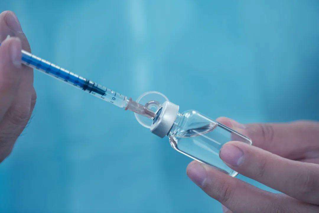 打了新冠疫苗還要戴口罩嗎？